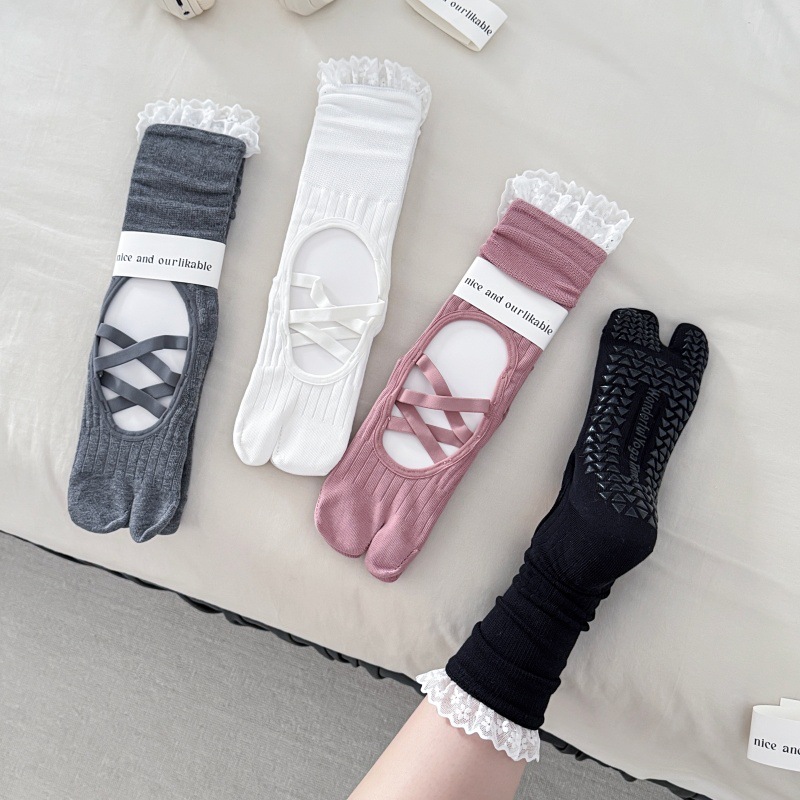 Lace Trim Split Toe Yoga Socks - đánh giá và giá Pilates & Yoga Vida